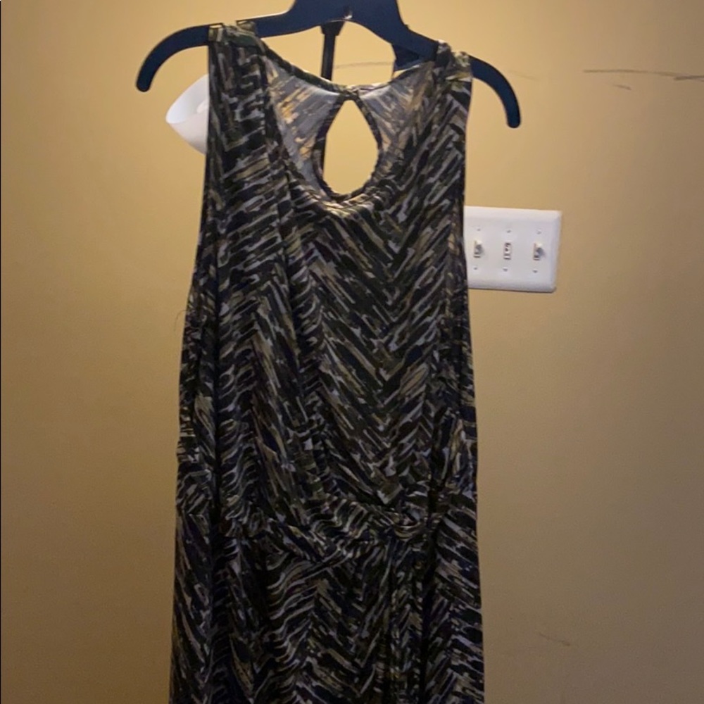 Sleeveless dress